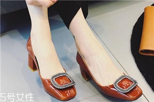 腿粗腿短穿什么鞋子好看？視覺上拉長腿部比例