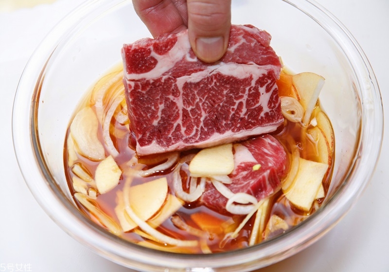 怎么判斷牛排幾分熟 牛排幾分熟怎么看 怎么判斷牛排幾分熟 牛排幾分熟怎么看