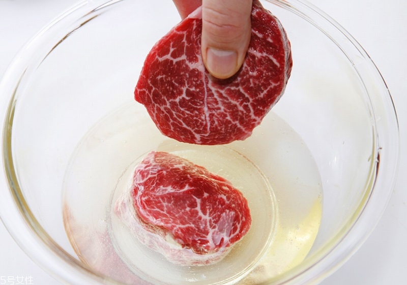 怎么判斷牛排幾分熟 牛排幾分熟怎么看 怎么判斷牛排幾分熟 牛排幾分熟怎么看