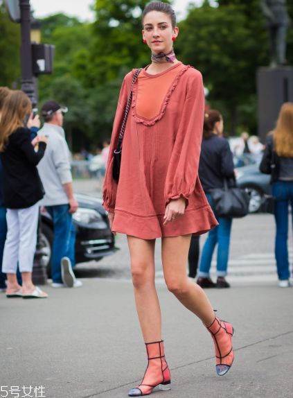 參加婚禮穿什么鞋子？?jī)?yōu)雅與時(shí)髦并存