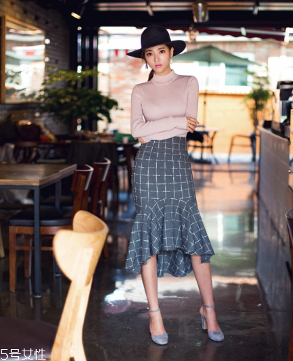 粗跟高跟鞋怎么搭配？春夏必備穿搭