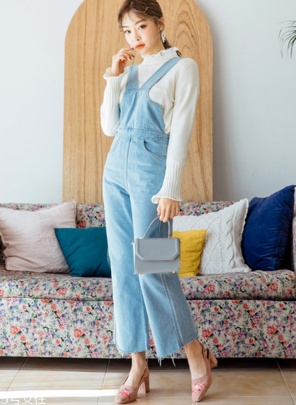 粗跟高跟鞋怎么搭配？春夏必備穿搭