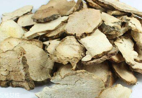 土茯苓可以泡水喝嗎 開水沖泡即可 土茯苓可以泡水喝嗎 開水沖泡即可