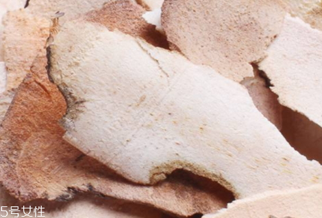 土茯苓可以泡水喝嗎 開水沖泡即可 土茯苓可以泡水喝嗎 開水沖泡即可