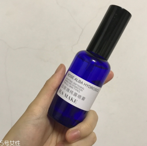 純露可以當(dāng)噴霧嗎？隨時(shí)為你補(bǔ)充水分