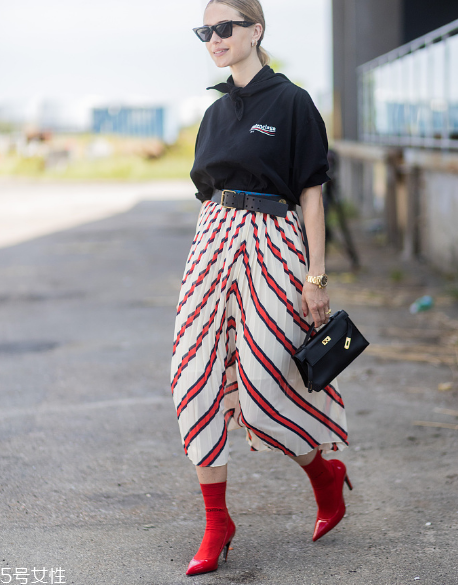 半身裙配什么上衣？既暖又顯瘦的穿搭推薦