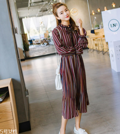 豎條紋衣服怎么搭配？顯瘦顯高不在話下