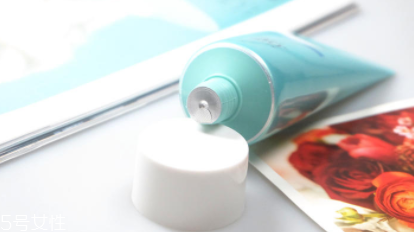 碧柔藍(lán)管防曬有酒精嗎？酒精過(guò)敏者慎用