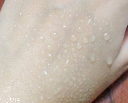 碧柔藍(lán)管防曬有酒精嗎？酒精過(guò)敏者慎用