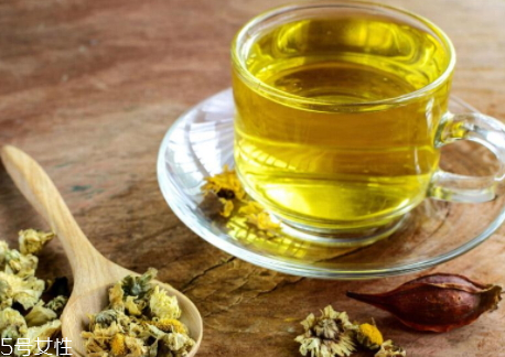 甘草可以和菊花一起泡嗎 甘草可以和菊花一起泡嗎