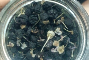 黑枸杞能和菊花一起泡嗎？這個搭配沒毛病