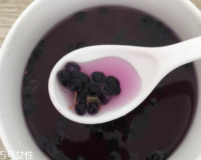 黑枸杞能和紅枸杞一起泡嗎？