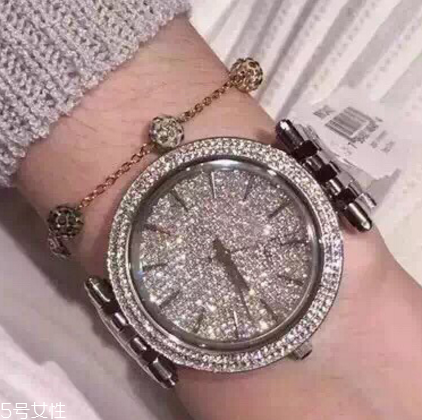 michael kors手表怎么調(diào)時(shí)間？mk手表這樣用