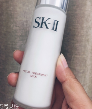 面霜和乳液都要用嗎？油皮可以只用一種