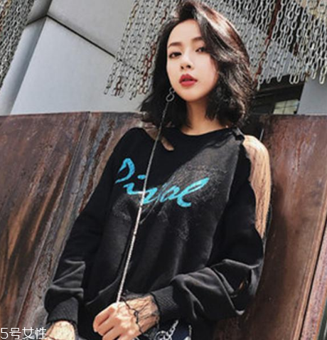 今年流行什么款式衛(wèi)衣？春日造型全靠它