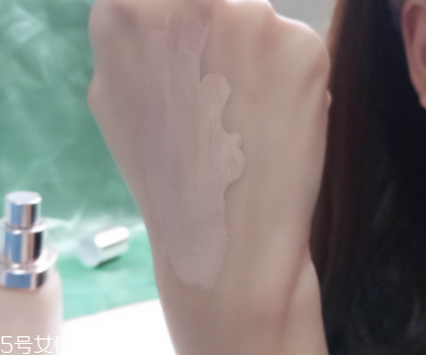 lamer粉底液怎么樣？lamer粉底液試色