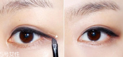 夏天化妝怎么樣不脫妝？8個小技巧讓你做清爽女神