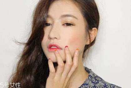 夏天化妝怎么樣不脫妝？8個小技巧讓你做清爽女神