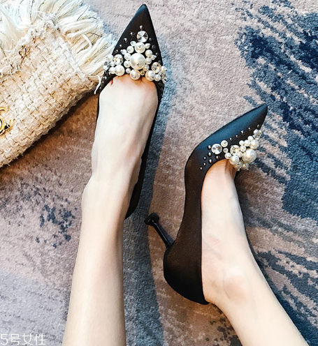 高跟鞋穿久了腳疼怎么辦？