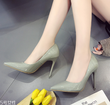 高跟鞋不合腳怎么辦？不合腳要及時解決