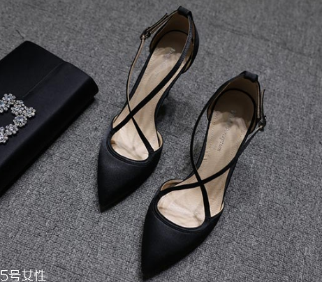 高跟鞋34碼多少厘米？腳長尺寸要注意