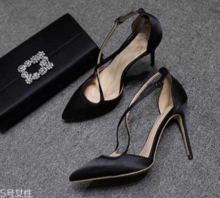 高跟鞋34碼多少厘米？腳長尺寸要注意