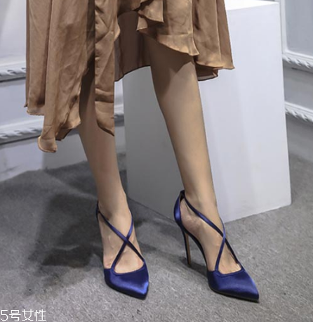 高跟鞋38碼多少厘米？學(xué)會(huì)測(cè)量腳長(zhǎng)