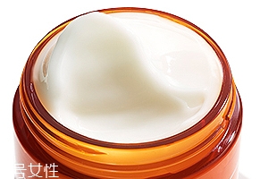 面霜不吸收怎么辦？捂熱面霜更易吸收