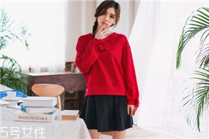 春天穿什么樣的衛(wèi)衣好看？春日百變衛(wèi)衣穿搭