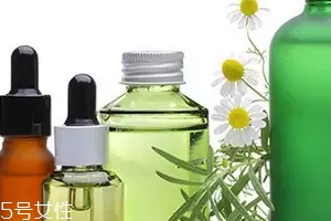 油性肌膚能用玫瑰果油嗎？每次使用不要超過1滴