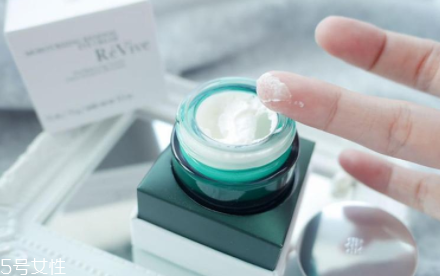 revive光采再生更新眼霜怎么樣？低調(diào)有內(nèi)涵的貴婦眼霜