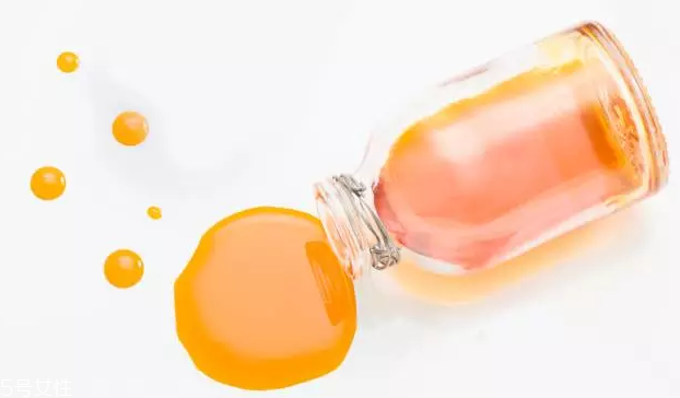 顏色淺的玫瑰果油是假貨嗎？純正玫瑰果油是琥珀色