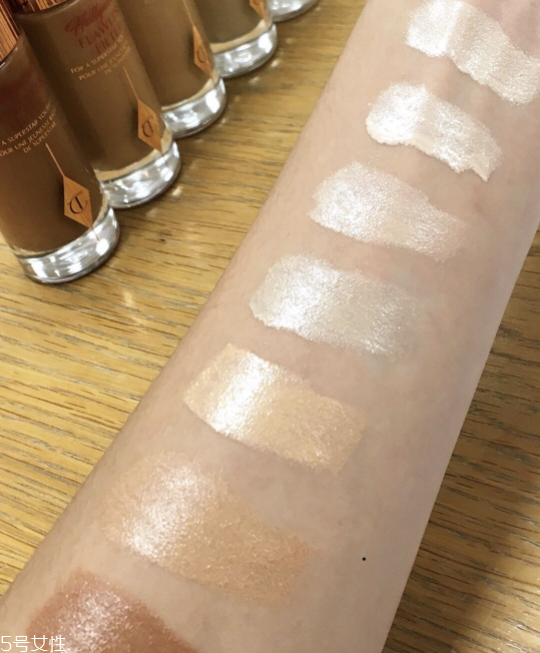 ct新品妝前高光濾鏡液怎么樣？charlotte tilbury粉底好用嗎？