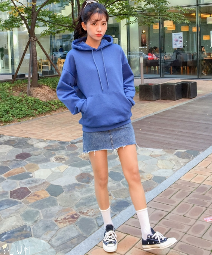 牛仔短裙搭配什么鞋？瞬間變身萌萌少女