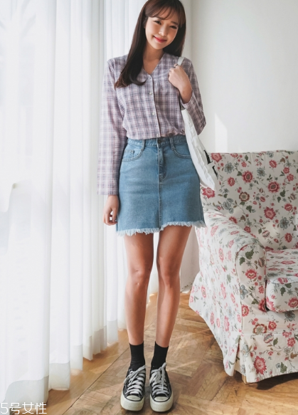 牛仔短裙搭配什么鞋？瞬間變身萌萌少女