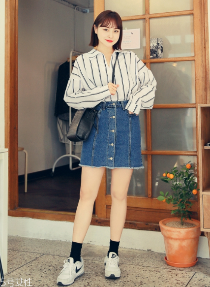 牛仔短裙搭配什么鞋？瞬間變身萌萌少女