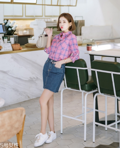 牛仔短裙搭配什么鞋？瞬間變身萌萌少女