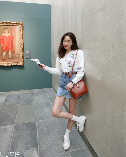 牛仔短裙搭配什么鞋？瞬間變身萌萌少女