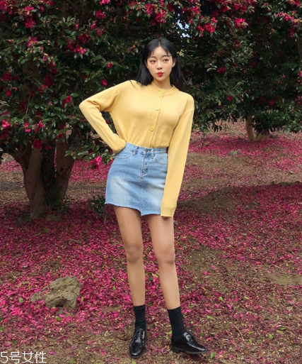 牛仔短裙搭配什么鞋？瞬間變身萌萌少女