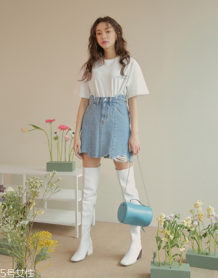 牛仔短裙搭配什么鞋？瞬間變身萌萌少女