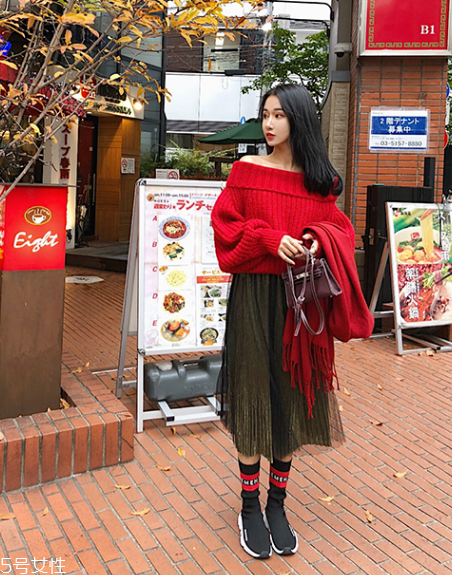 今年流行什么樣的毛衣？這三款都很有范兒