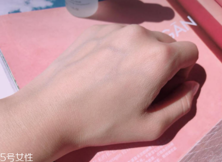 油性肌膚用什么爽膚水好？歐緹麗皇后水專為油皮設(shè)計(jì)