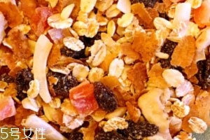 麥片熱量高嗎 每100g熱量只有380千卡 麥片熱量高嗎 每100g熱量只有380千卡