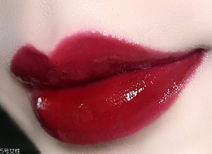 ysl新黑管唇釉401試色 紅莓果酒紅色飽滿醉人 ysl新黑管唇釉401試色 紅莓果酒紅色飽滿醉人