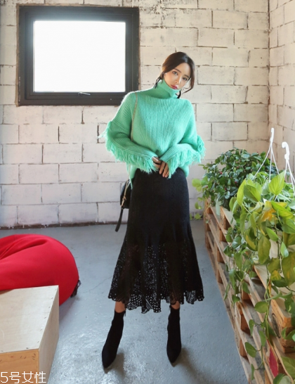 蕾絲半身裙配什么上衣好看？瞬間氣質(zhì)脫俗