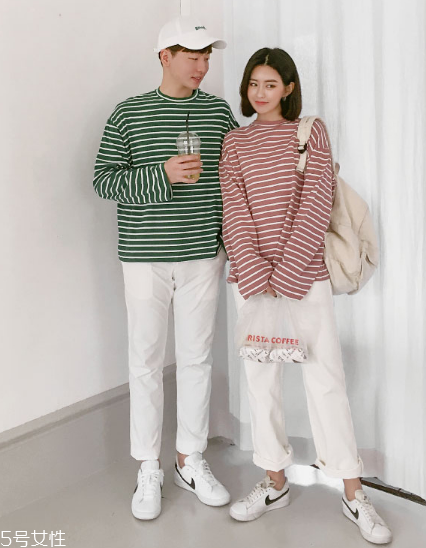 紅色條紋t恤怎么搭配？永不過時的搶眼元素