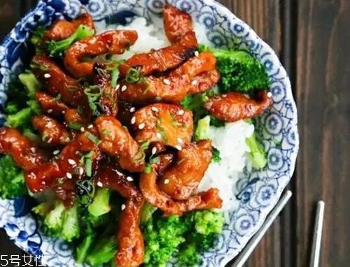 啤酒做菜有什么用處 啤酒做菜小技巧 啤酒做菜有什么用處 啤酒做菜小技巧