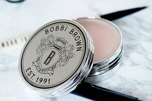 bobbi brown防曬護(hù)唇膏評測 水潤保濕一整天 bobbi brown防曬護(hù)唇膏評測 水潤保濕一整天