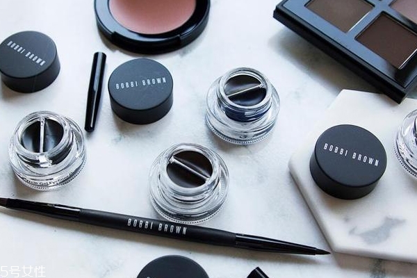 芭比波朗眼線膏花不花？妝效持久不暈染