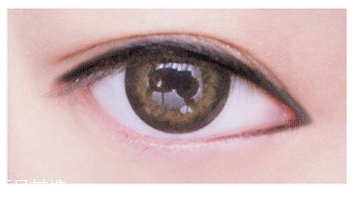 眼距太寬怎么畫眼線？眼頭尖角全描黑